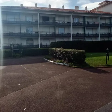 Beautiful Studio Of 33m2 Located In Apartamento Anglet